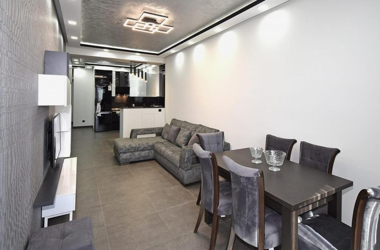 Luxuary 2Bedroom 2 Bathroom Apartment With Jacuzzi Ереван Екстериор снимка