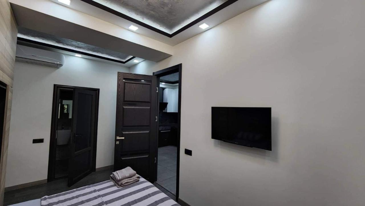 Luxuary 2Bedroom 2 Bathroom Apartment With Jacuzzi Ереван Екстериор снимка