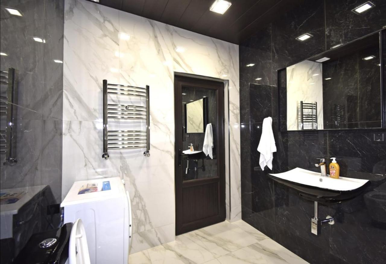Luxuary 2Bedroom 2 Bathroom Apartment With Jacuzzi Ереван Екстериор снимка