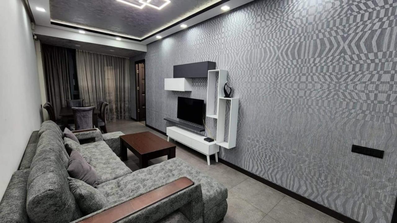 Luxuary 2Bedroom 2 Bathroom Apartment With Jacuzzi Ереван Екстериор снимка