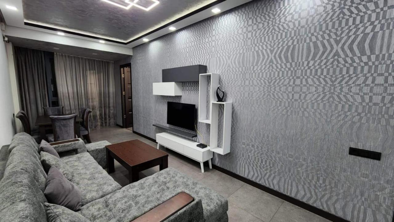 Luxuary 2Bedroom 2 Bathroom Apartment With Jacuzzi Ереван Екстериор снимка