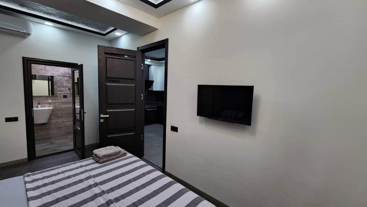 Luxuary 2Bedroom 2 Bathroom Apartment With Jacuzzi Ереван Екстериор снимка